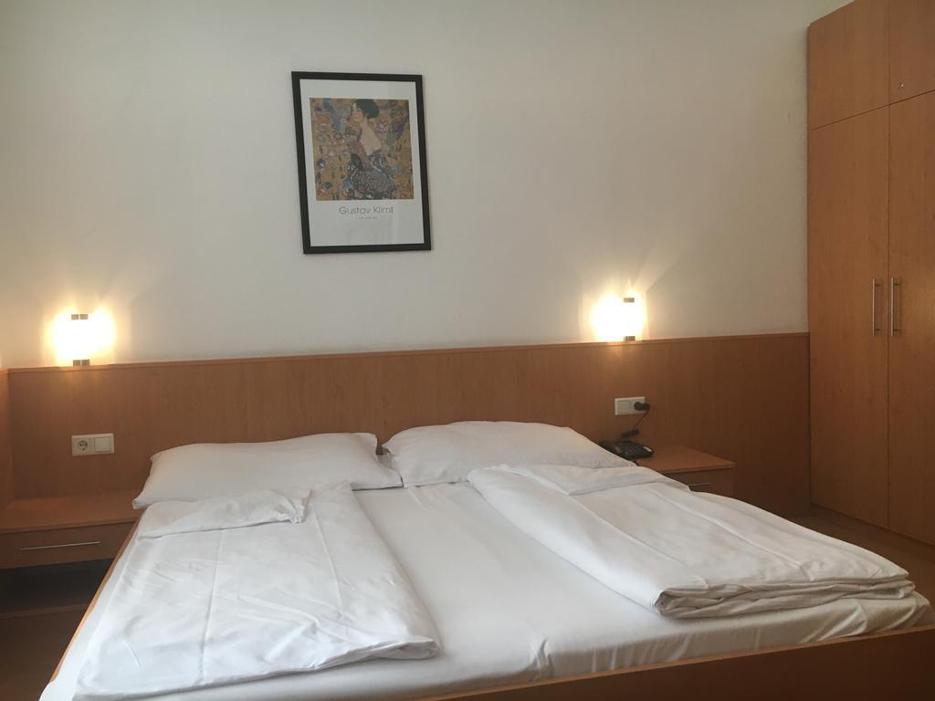 Double Room,256199393:JPEG