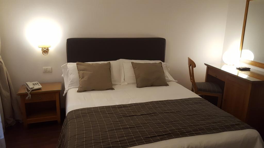 Economy Double Room,343157755:JPEG