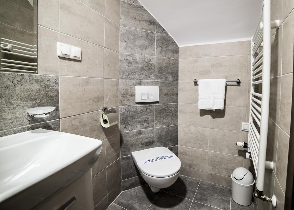 Deluxe Double Room,265261077:JPEG