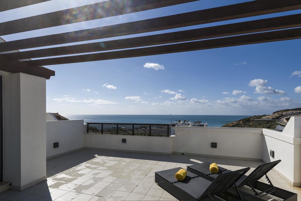 Two-Bedroom Apartment Rooftop Terrace