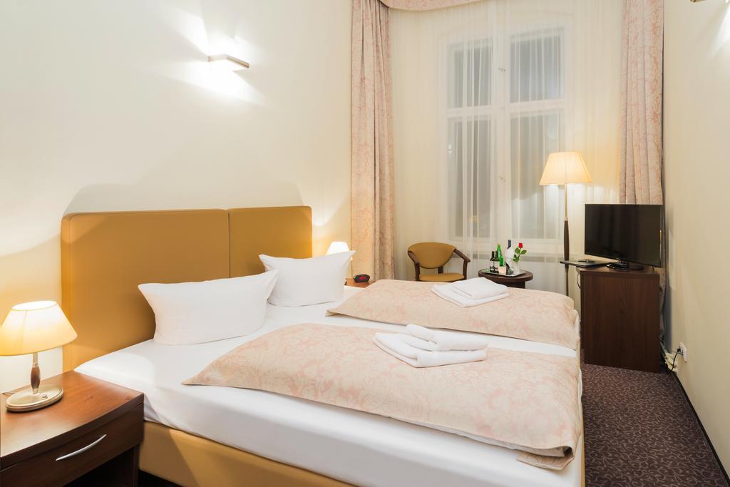Standard Double Room,267785257:JPEG