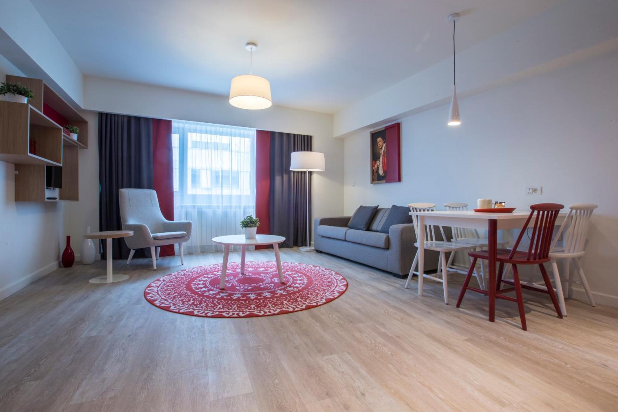 Studio Apartment with Balcony,908768512:JPEG
