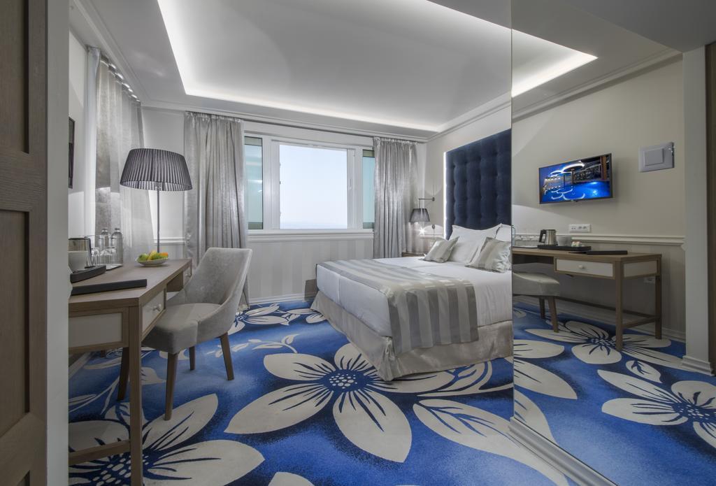 Standard Double or Twin Room Sea View