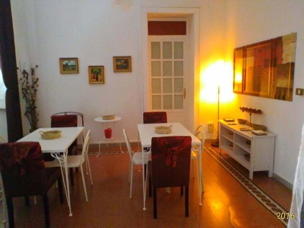 Apartament typu Suite z 2 sypialniami i prywatną łazienką poza pokojem