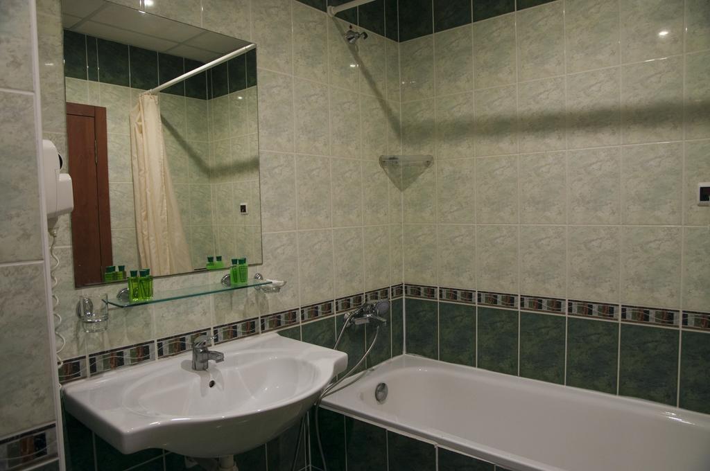 Economy Double Room with Free Indoor Pool and Sauna, no Balcony (2+1)