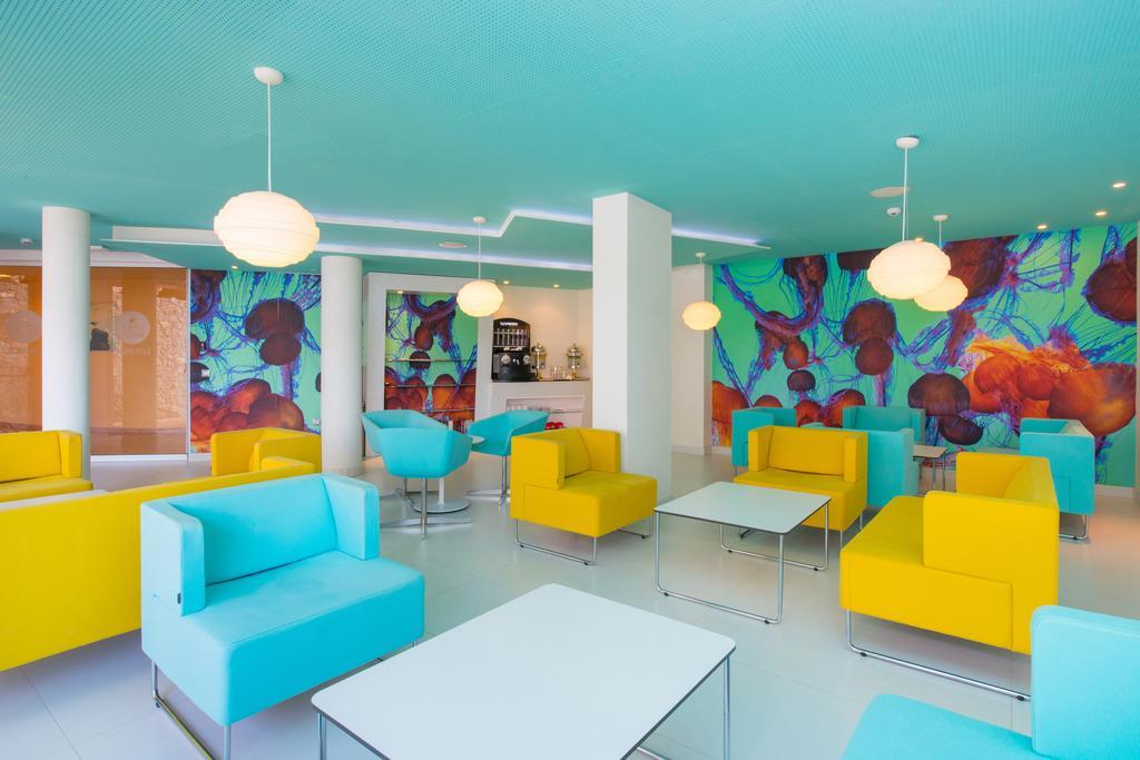 Pokój dwuosobowy typu Star Prestige z widokiem na morze i dostępem do salonu Executive Lounge