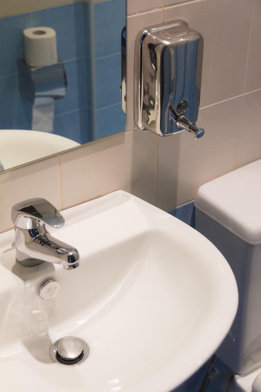 Single Room,327967969:JPEG