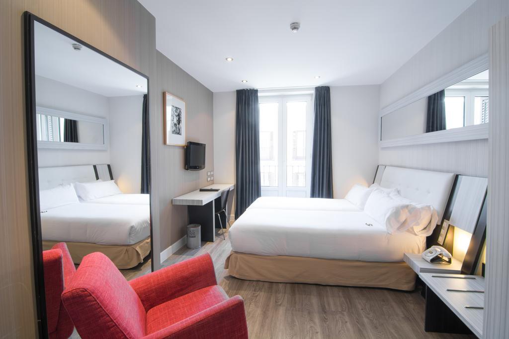 Double or Twin Room (1-2 Adults),645922842:JPEG