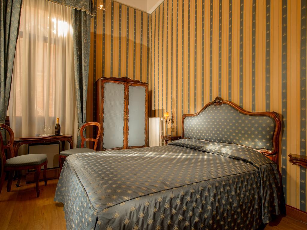 Double Room,377114443:JPEG