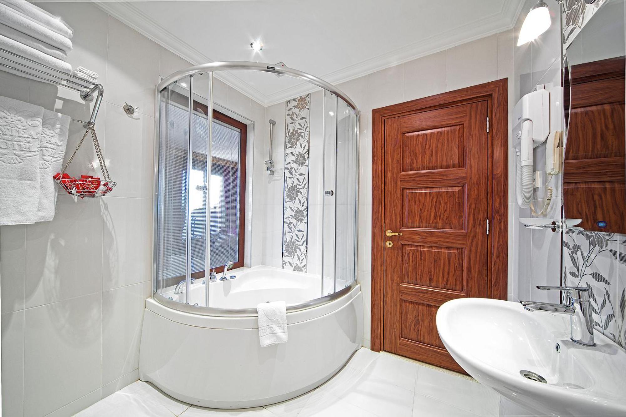 Apartament typu Suite z łóżkiem typu king-size i rozkładaną sofą