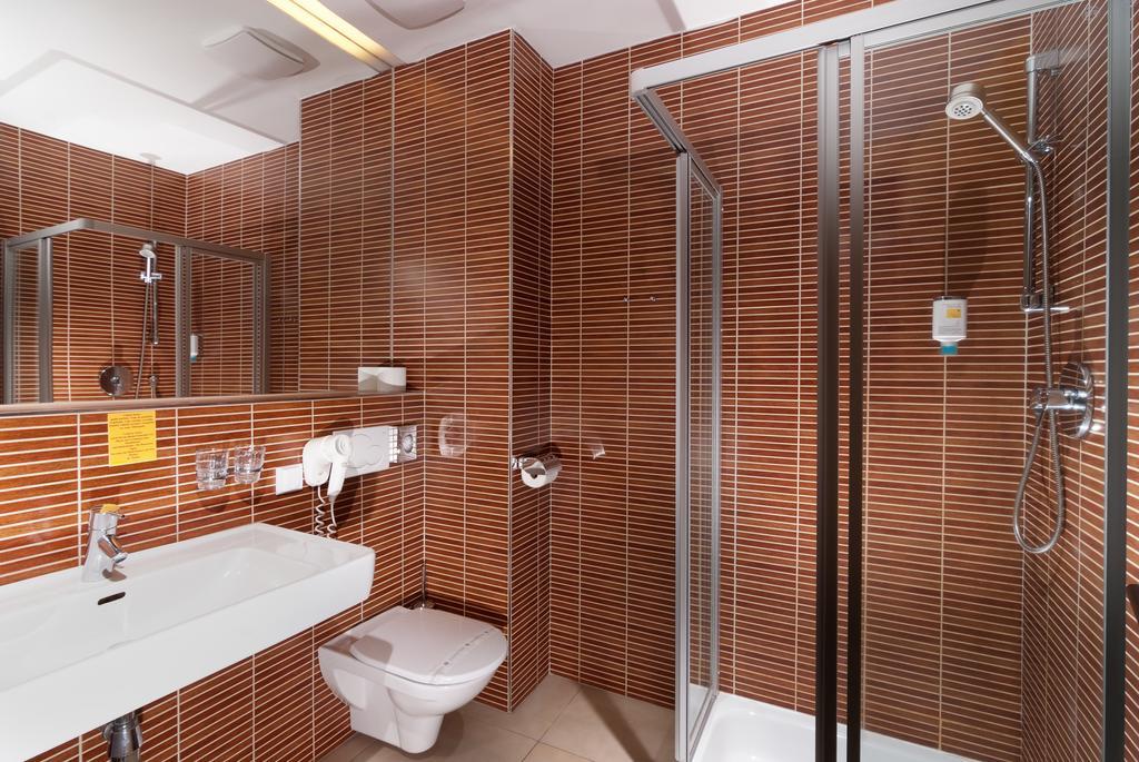 Deluxe Double Room,703318330:JPEG