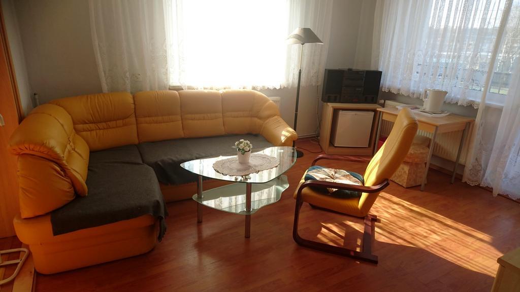 One-Bedroom Suite,381191881:JPEG