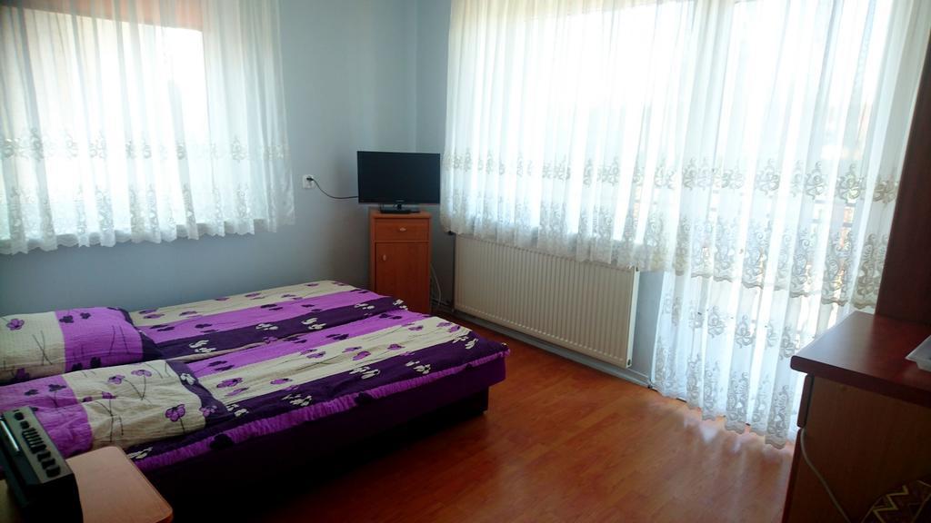 Twin Room with Private External Bathroom,393789276:JPEG