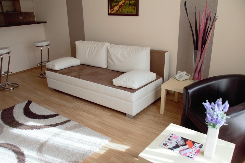 Executive Suite,687731007:JPEG