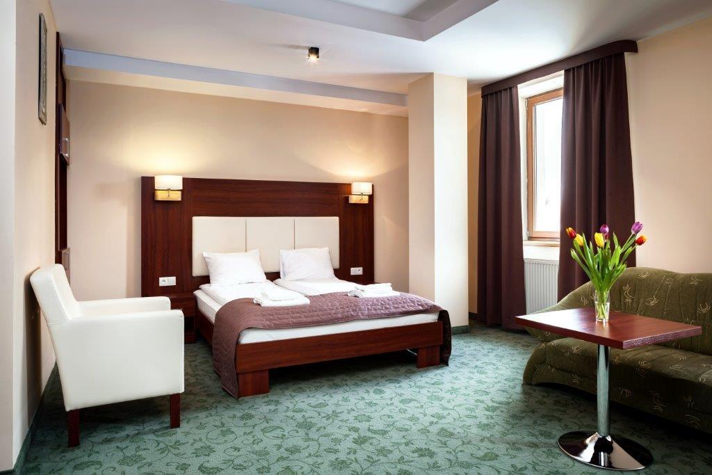 Double Room,382585000:JPEG