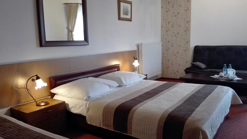 Standard Queen Room,395411166:JPEG