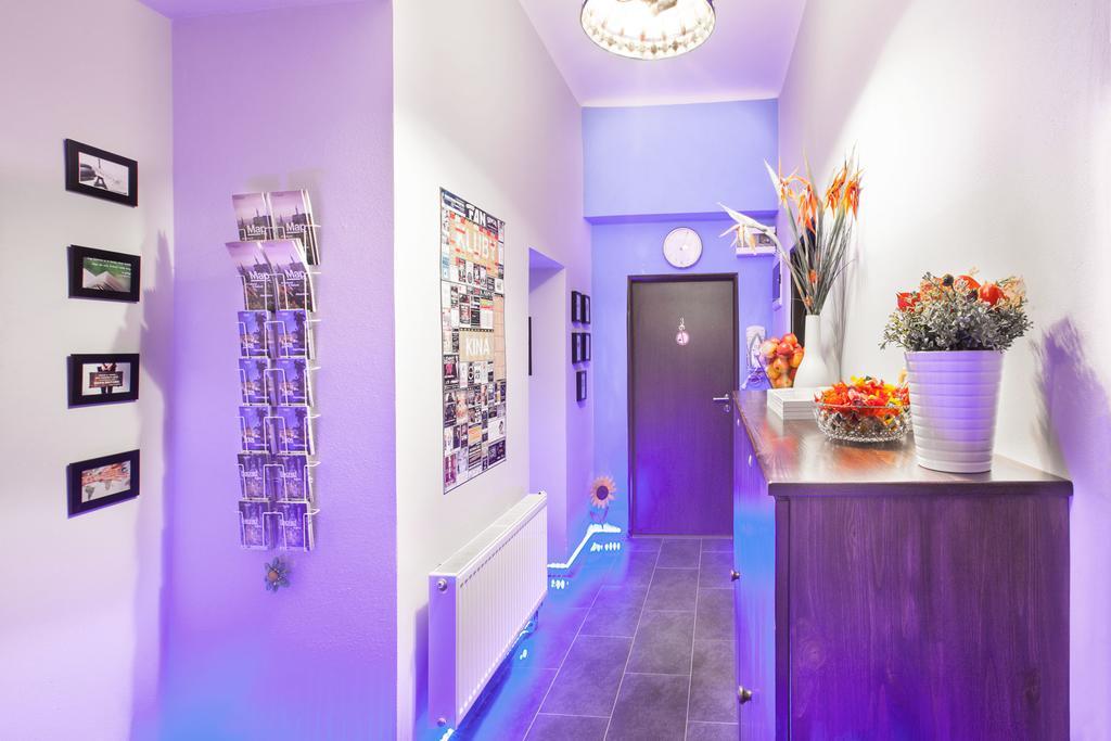 Standard Studio,396046614:JPEG