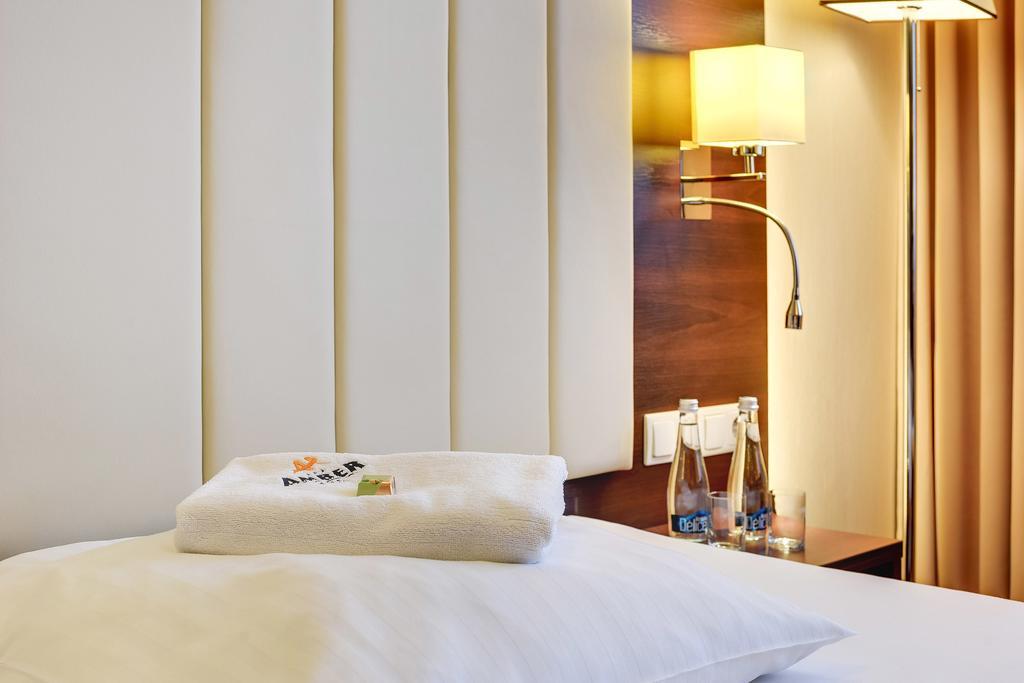 Family Room (2 Adults + 2 Children),395670798:JPEG