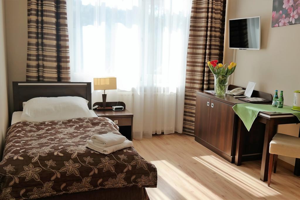 Single Room,978734062:JPEG