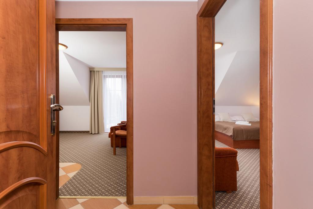 Apartment (4 Adults),399103587:JPEG