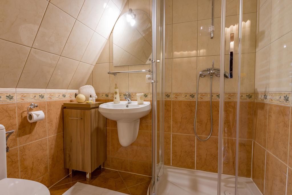 Deluxe Double Room,858158456:JPEG