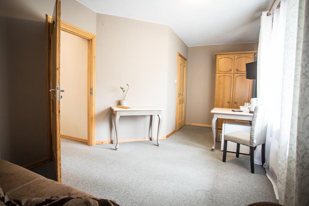 Standard Suite,403967370:JPEG