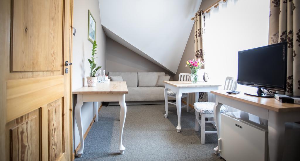 Suite with Balcony,403968444:JPEG