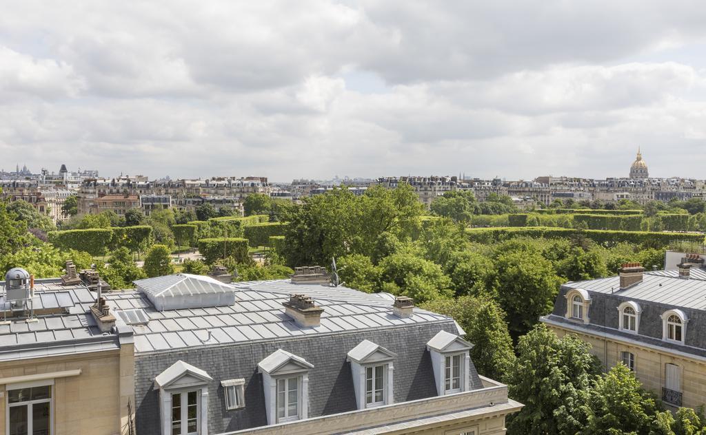 Four-Bedroom Penthouse Eiffel Tower