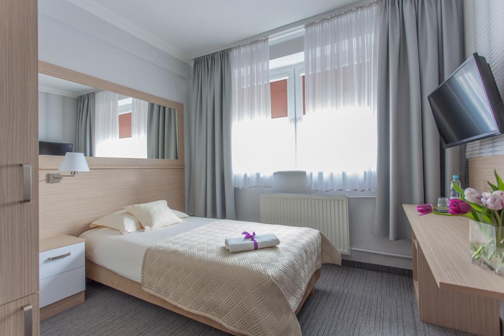 Single Room,411541260:JPEG