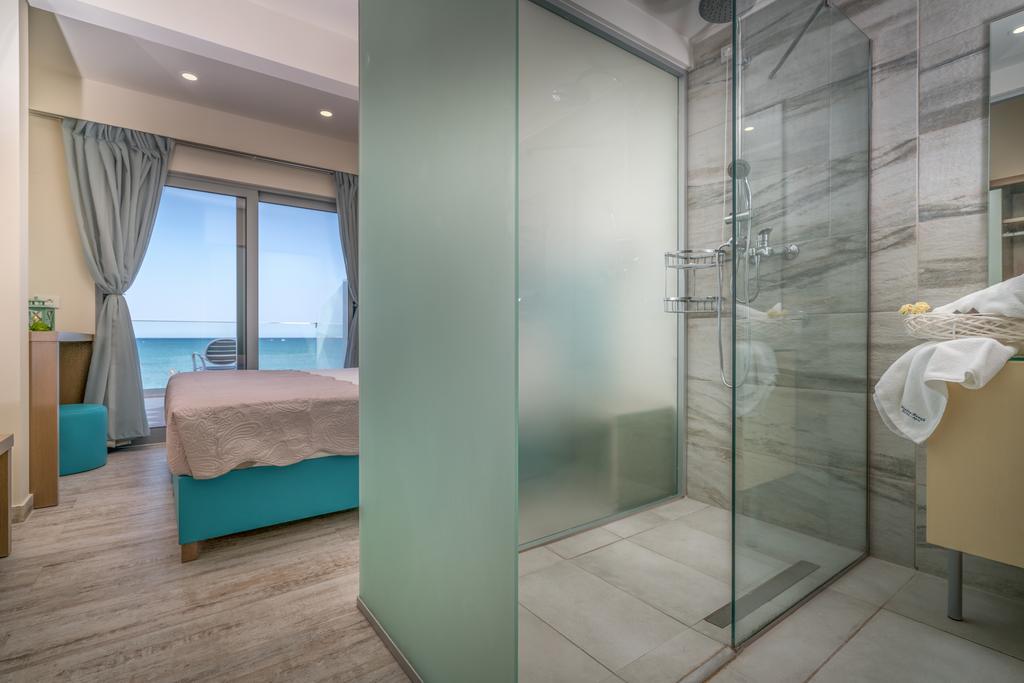 Queen Room Spa Bath