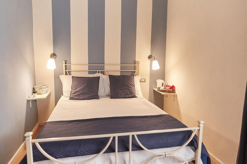 Small Double Room,416149779:JPEG