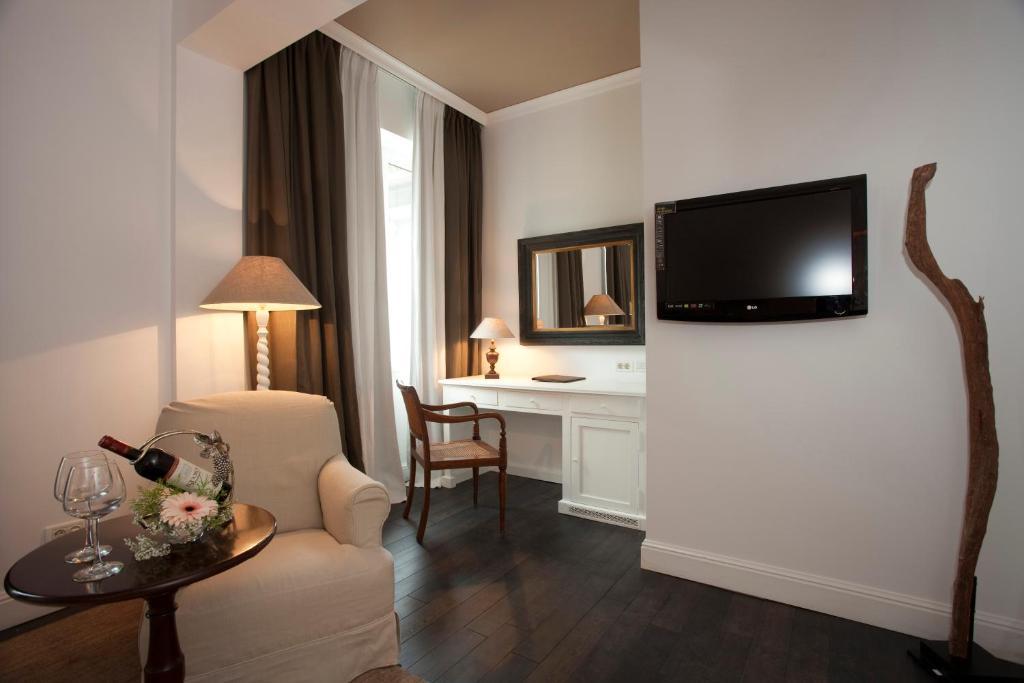 Apartament typu Suite z widokiem na morze i balkonem