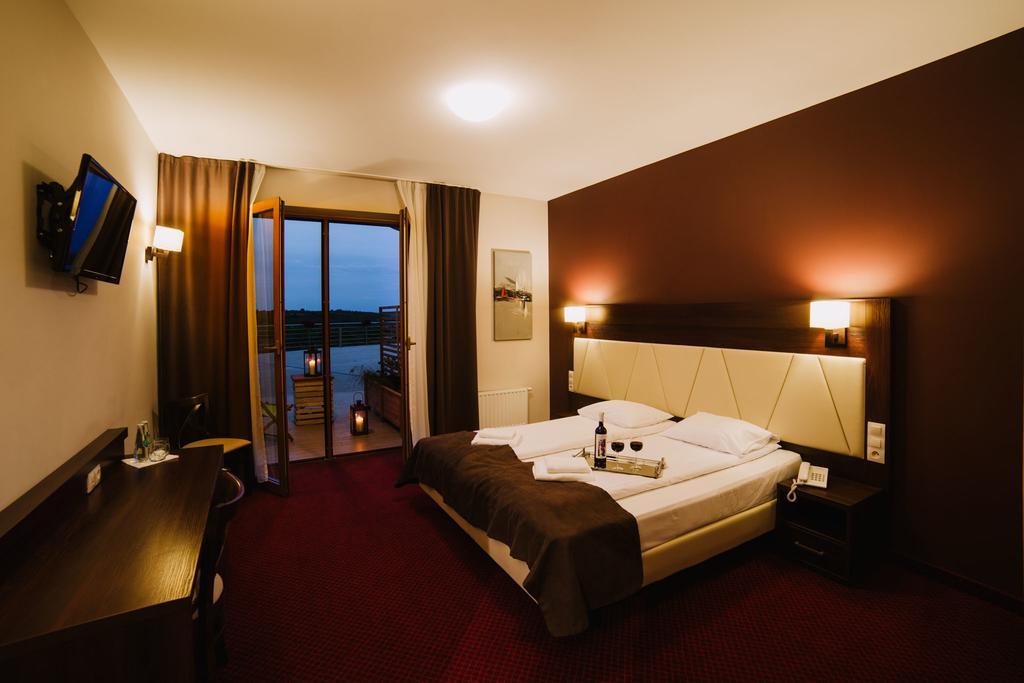 Deluxe Double Room,424863090:JPEG