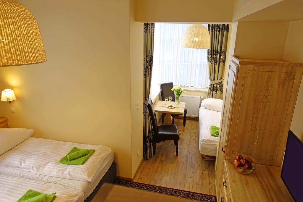 Family Room with Bathroom,721272469:JPEG