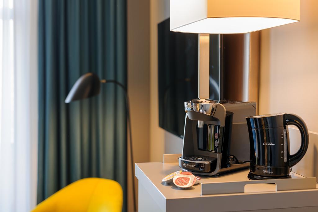 Superior Suite with 2 Single Beds and Sofa,666480312:JPEG