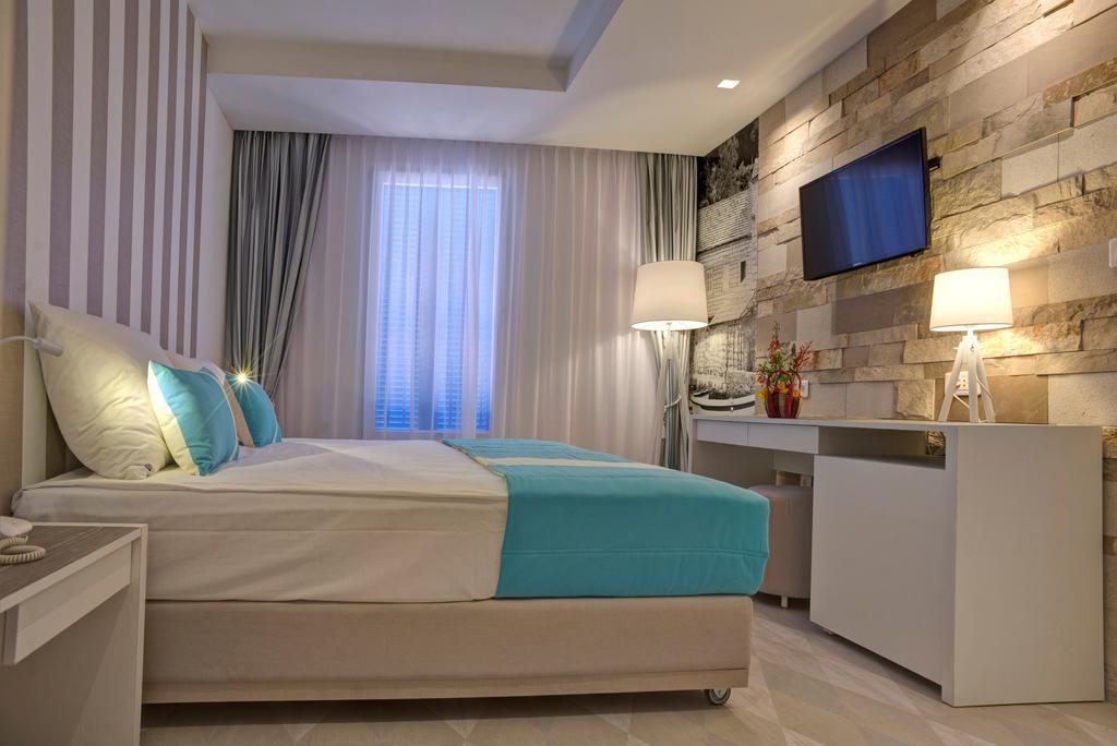 Double or Twin Room Balcony