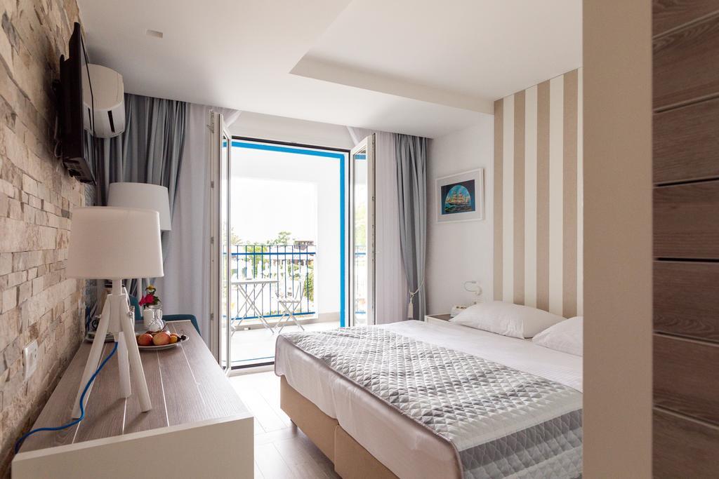Double or Twin Room Balcony