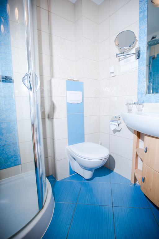 Standard Suite,446505849:JPEG