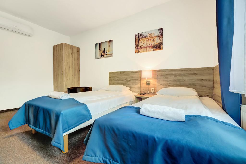 Twin Room,446579226:JPEG