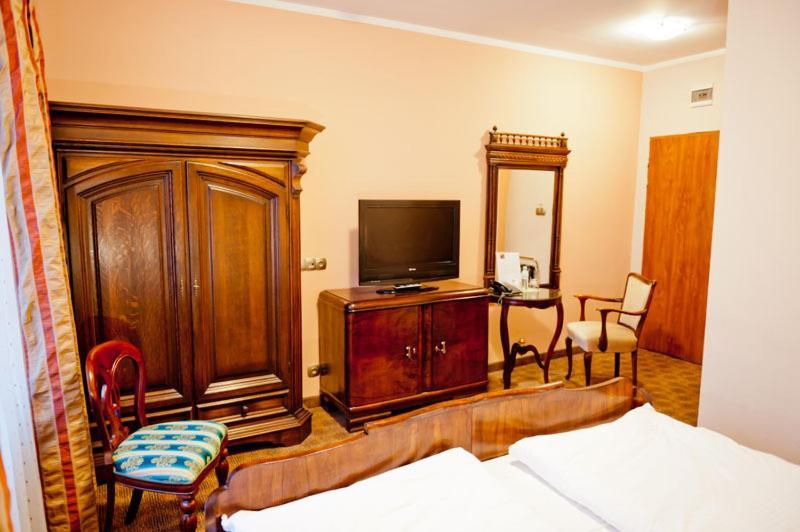 Single Room,489976917:JPEG