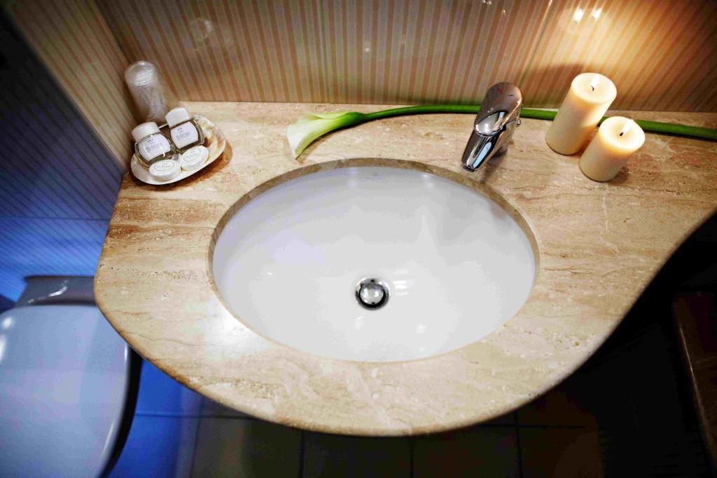 Superior Double or Twin Room,402476631:JPEG