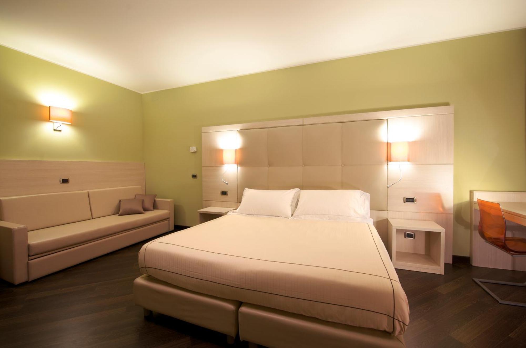 Superior Double or Twin Room,917191465:JPEG