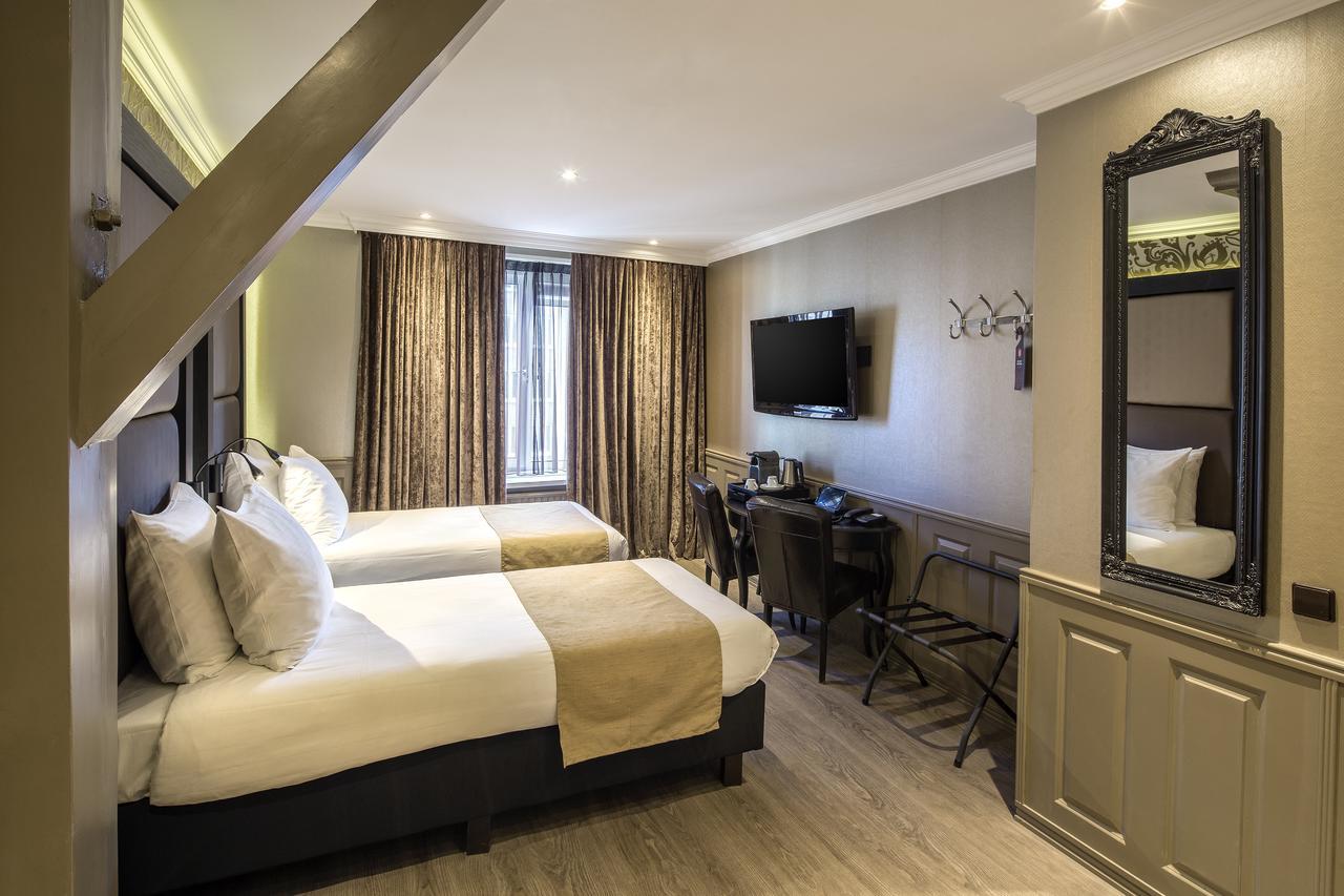 Twin Room two person room two seperate beds