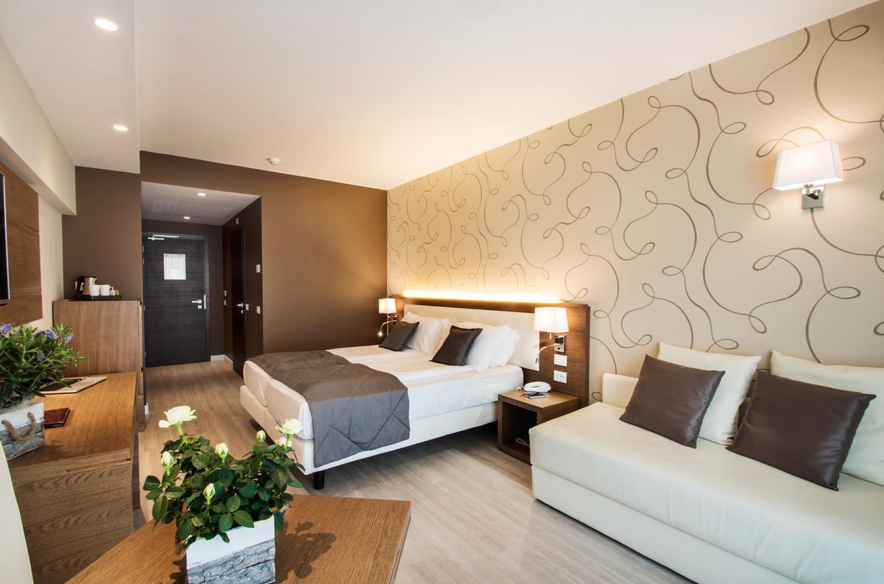 Mniejszy Apartament (Junior Suite)
