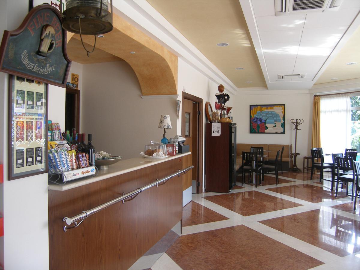 One-Bedroom Apartment,526508019:JPEG