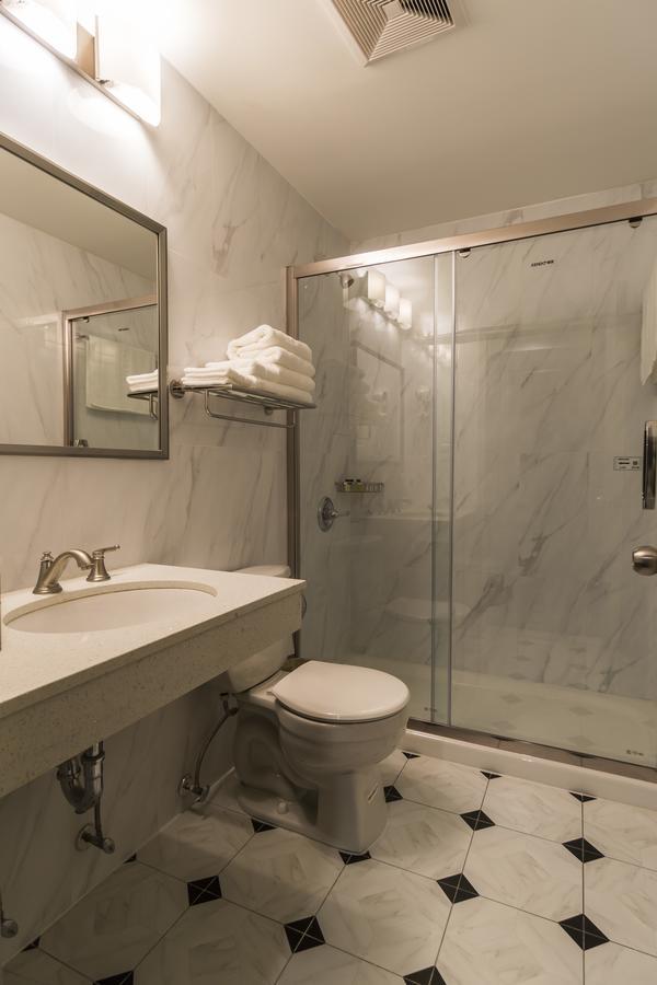 Apartament typu Deluxe Suite z łóżkiem typu queen-size