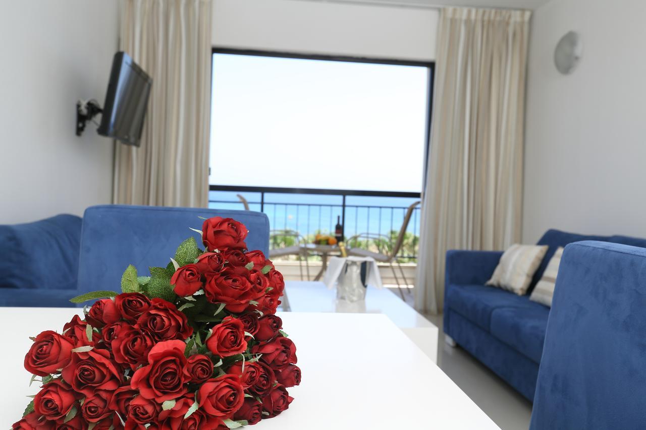 Suite Sea Front View