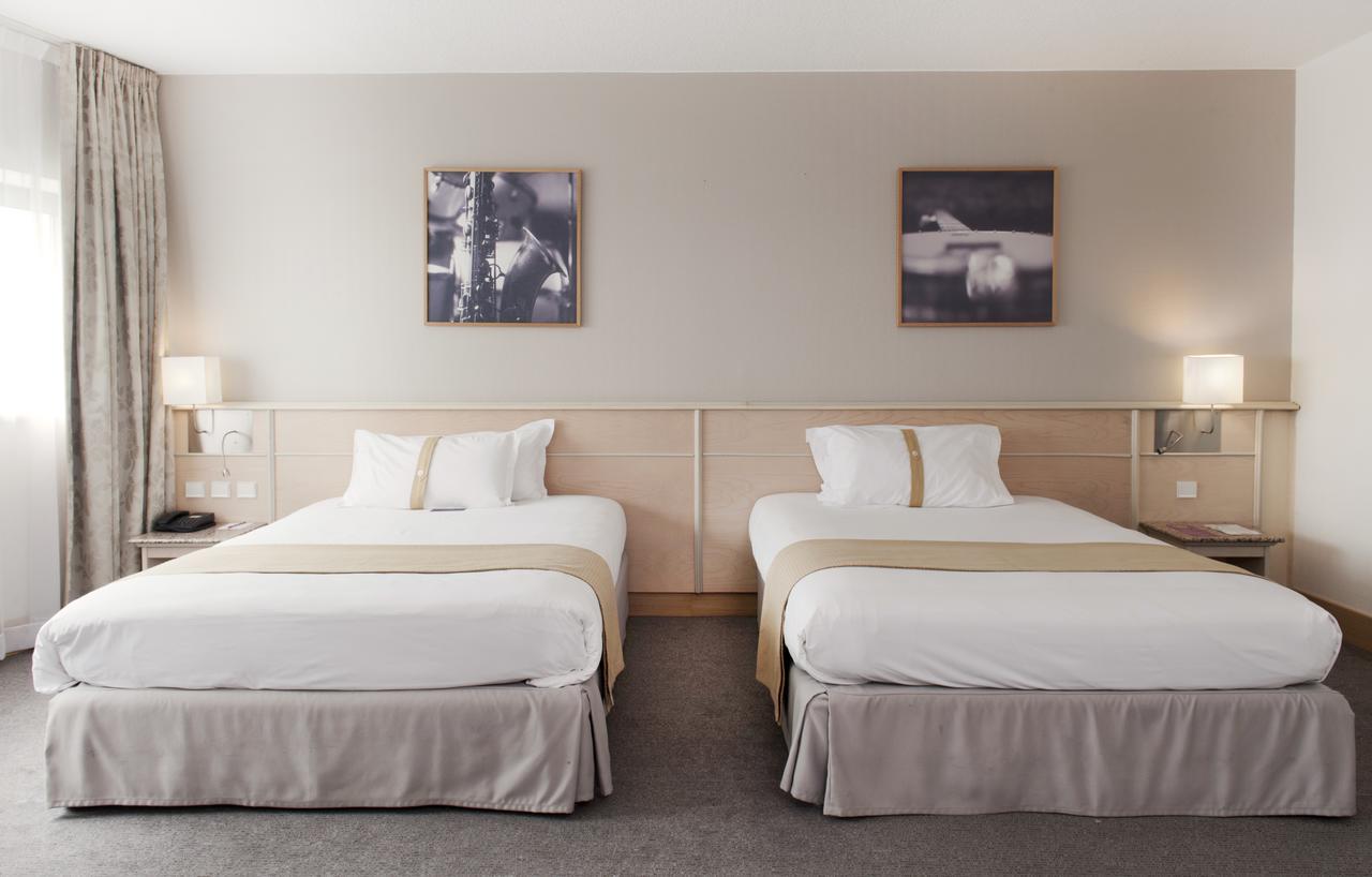 Classic Double Room with Two Double Beds,572554263:JPEG