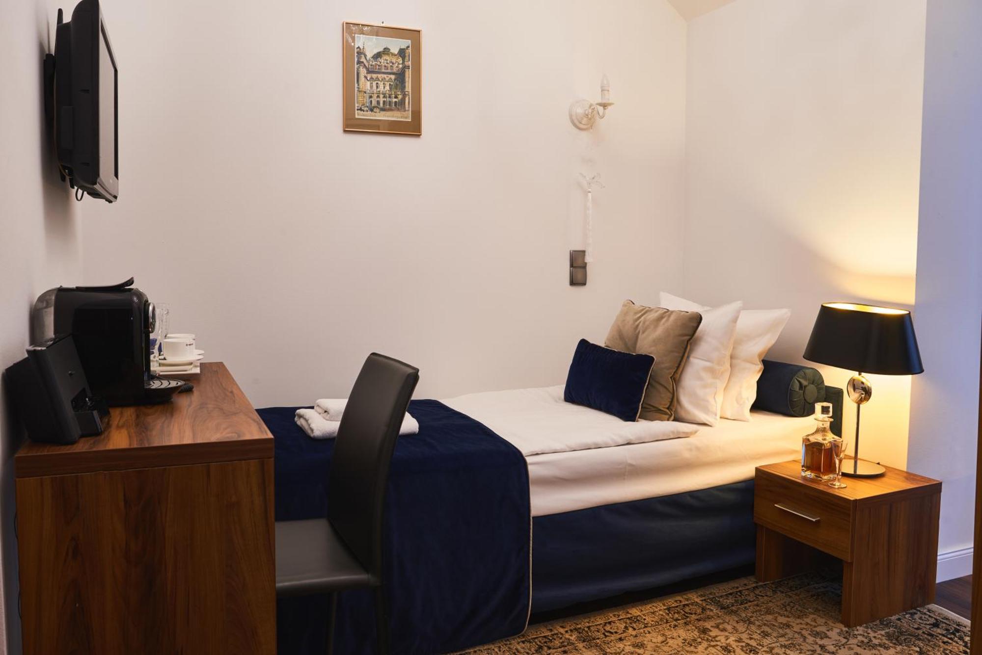Deluxe Single Room,960370666:JPEG
