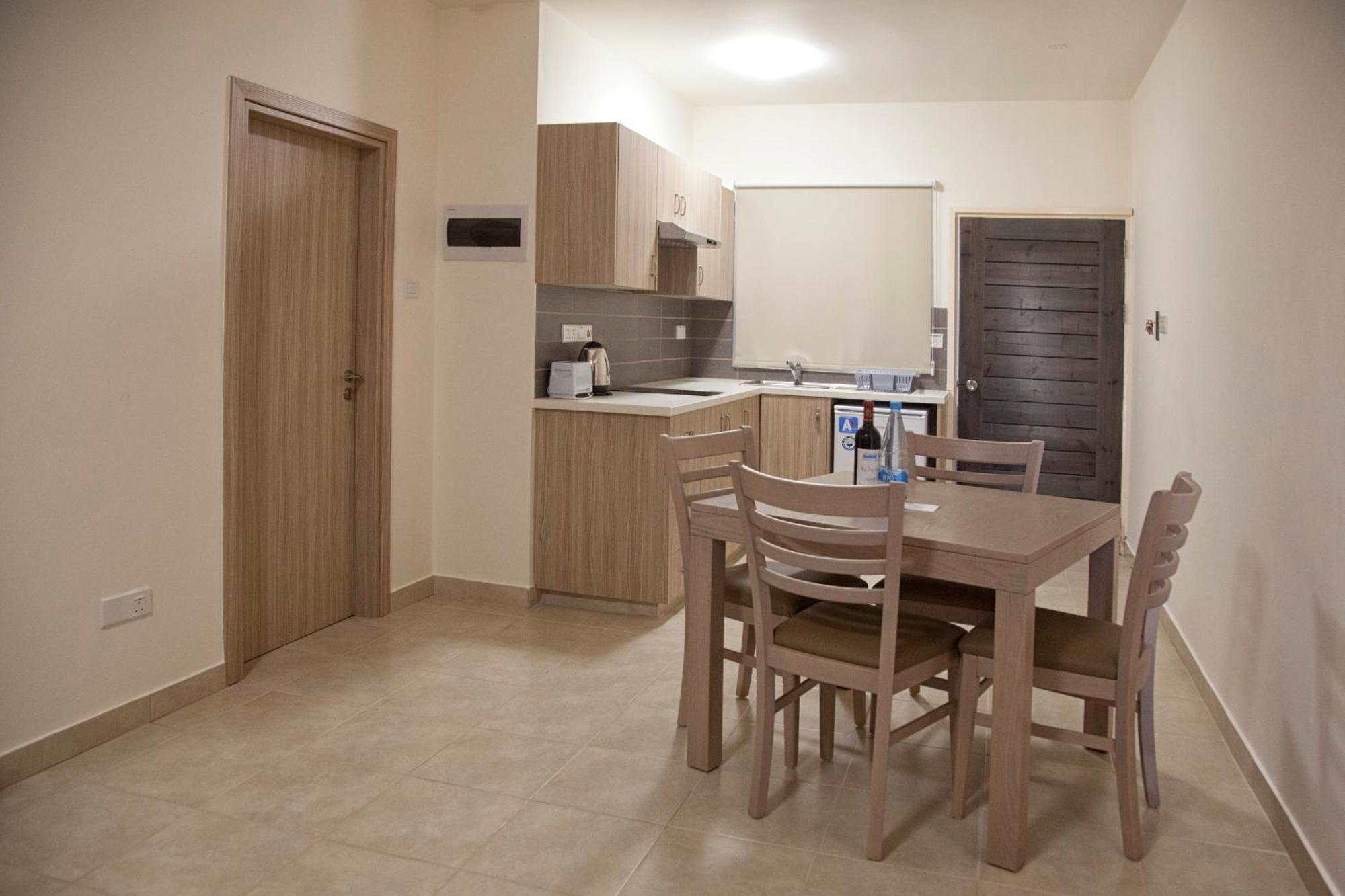 Superior One-Bedroom Apartment